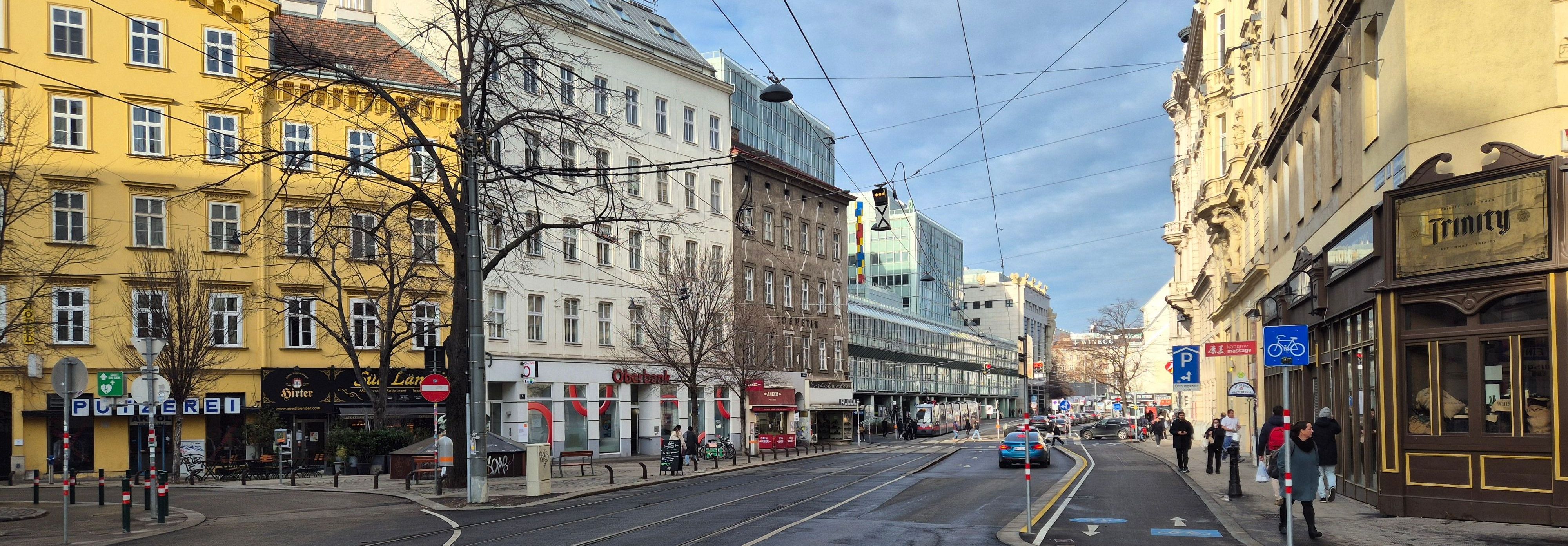 Foto: Wiedner Haupstraße mit Geschäften 