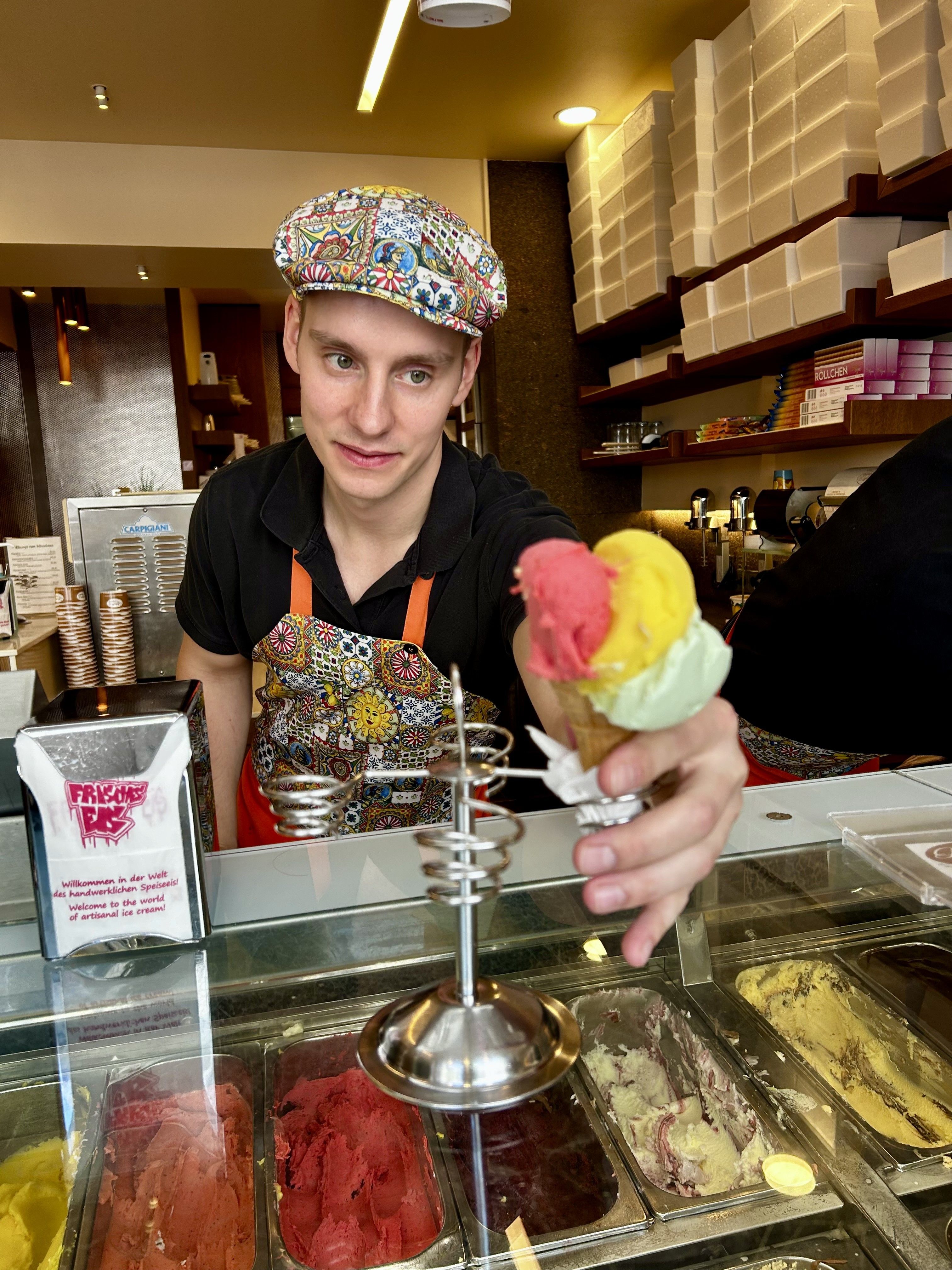 Eisverkäufer bei Gelati da Salvo 