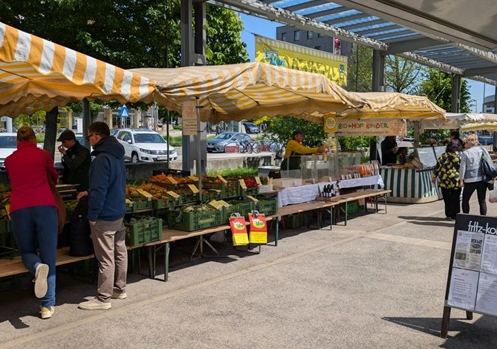 Freitags findet am Liesinger Platz der Liesinger Frischemarkt statt.