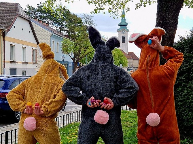 Foto: Am Karsamstag verteilen die Osterhasen wieder Ostereier in Mauer.