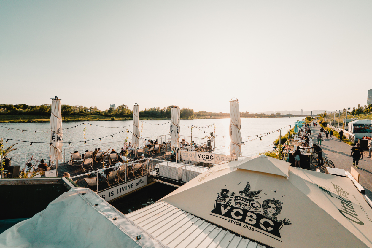 Zeigt den Bereich des Vienna City Beach Club 