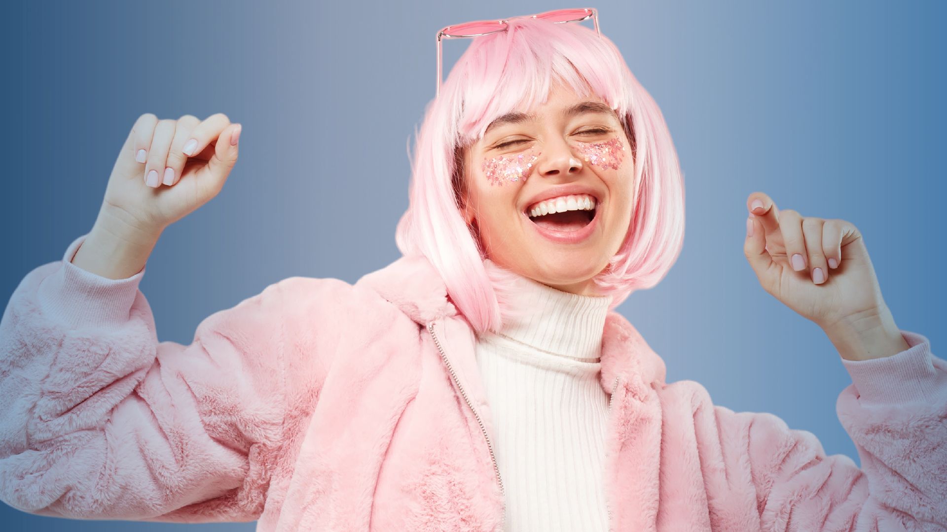 Foto: Frau mit rosa Plüschjacke 