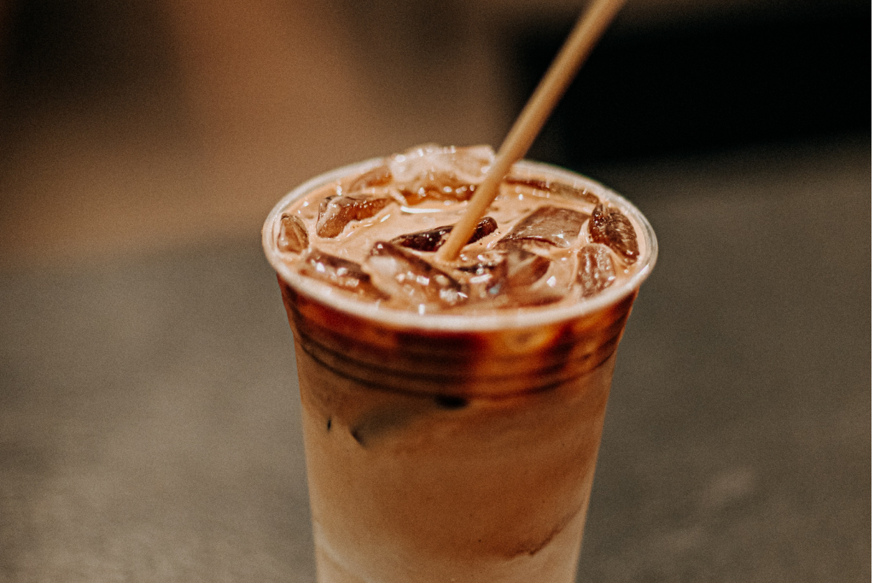 ToGo Kaffee mit Eiswürfel