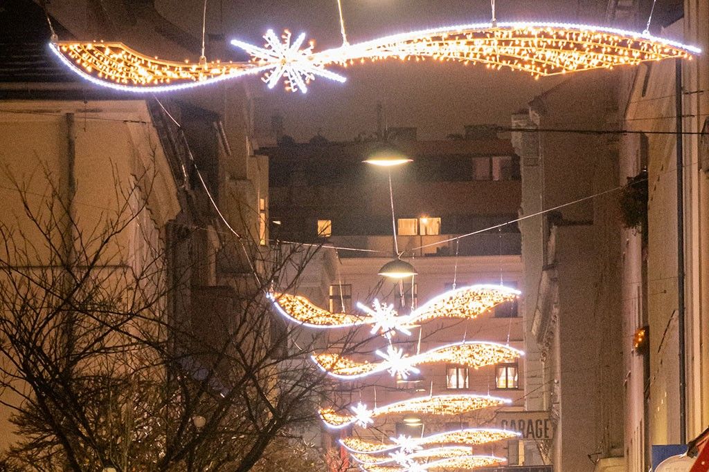 Foto: Weihnachtsbeleuchtung in der Reindorfgasse