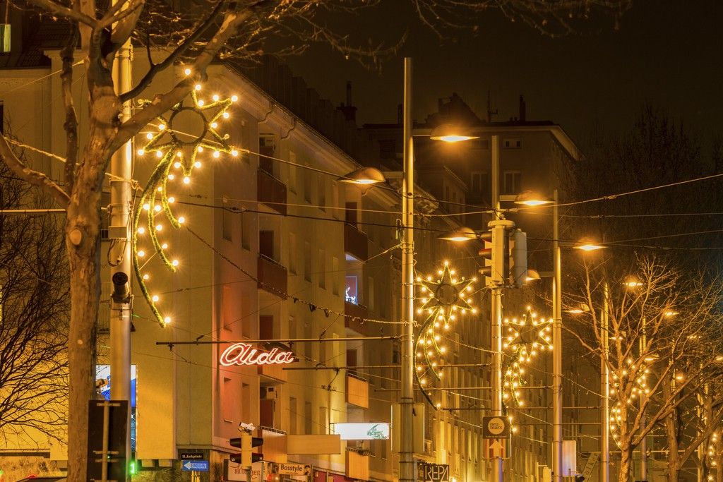 Foto: Weihnachtsbeleuchtung auf der Simmeringer Hauptstraße