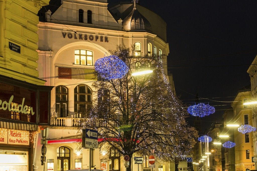 Foto: Weihnachtsbeleuchtung im Volksopernviertel